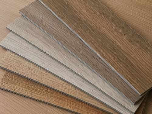 什麼是塑膠地板？選購指南、特性功能與室內設計裝修應用解析